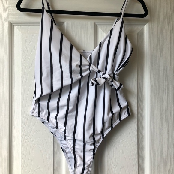 Shein one piece stripped wrap baiting suit - Picture 2 of 4
